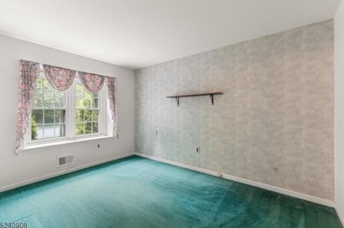 62 Goldfinch Dr, Hackettstown NJ 07840-3008 exterior