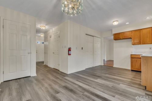 4 Rockoff Ct, Edison NJ  08837-3000 exterior