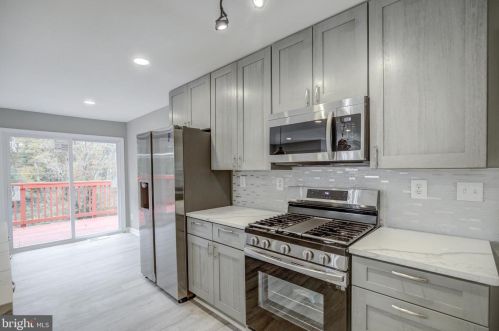 4115 Duvawn St, Alexandria VA 22310-2023 exterior