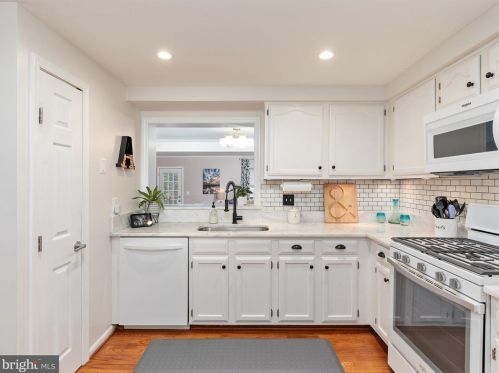 6070 Alexander Ave, Alexandria VA  22310-4382 exterior