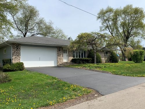 7212 Hiawatha Dr, Bull Valley, IL 60097-8319