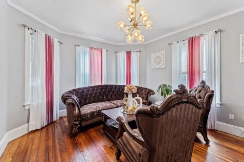 91 Peace St, Providence RI 02907-1550 exterior