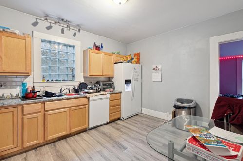 1936 Portage St, Kalamazoo MI 49001-5153 exterior