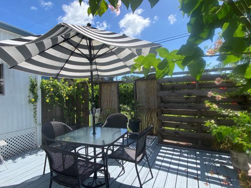 8971 Lawrence Rd, Boynton Beach FL 33436-2004 exterior