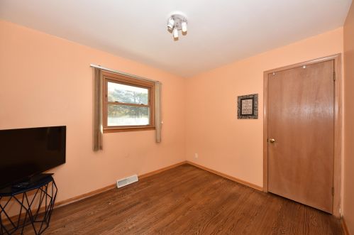 5606 Prt Ave, Milwaukee WI 53223-4121 exterior