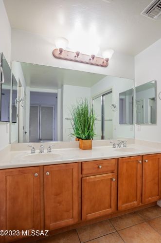 8154 Painted Feather Dr, Tucson AZ  85743-7418 exterior