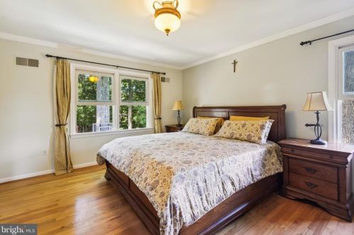 10316 Gainsborough Rd, Rockville MD 20854-4043 exterior