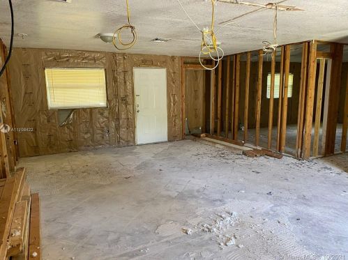 1403 25 St, Naples FL 34120-1842 exterior