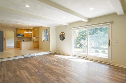 1136 Brewster Rd, Rochester MI 48309-1433 exterior