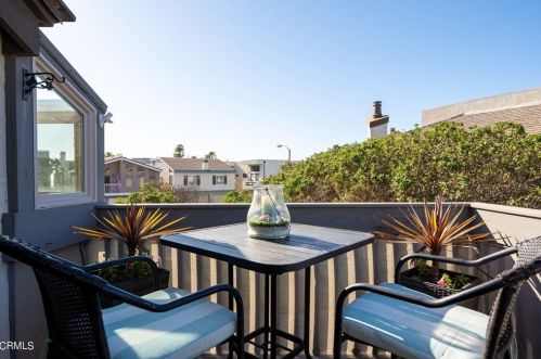 4534 Ln Brea St, Oxnard CA 93035-3931 exterior