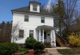 12 Moody St, Derry, NH 03038-1907