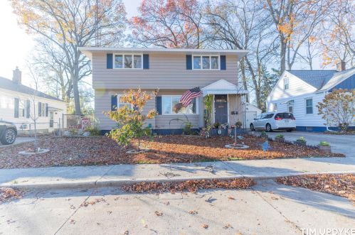 2323 Harding Ave, Meskegon MI 49441-1323 exterior