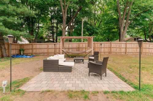 106 Hamilton St, Dowagiac MI  49047-1223 exterior