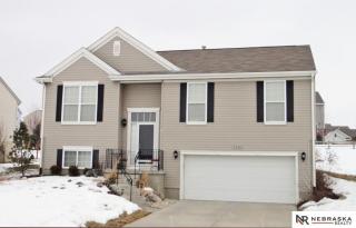 2303 Lakewood Dr, Omaha NE  68046-8081 exterior