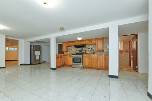 6635 Campbell Ave, Chicago IL 60645-5018 exterior