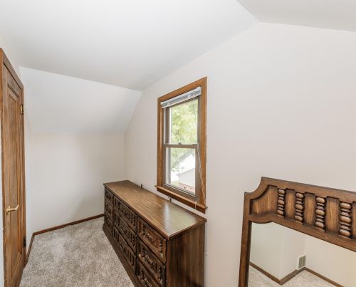 8930 Lincoln Ave, Milwaukee WI 53207-1711 exterior