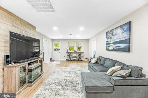 151 Plum Point Rd, Huntingtown MD 20639-8303 exterior