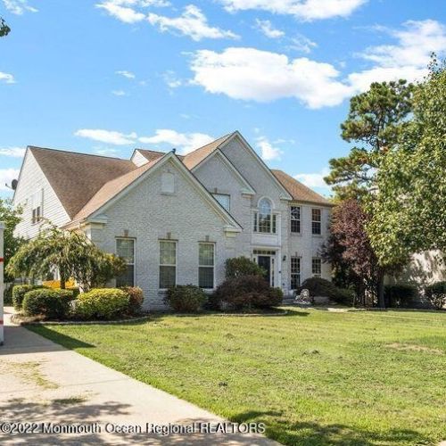 296 Mckinley Ave, Berkeley Township, NJ 08721-2839