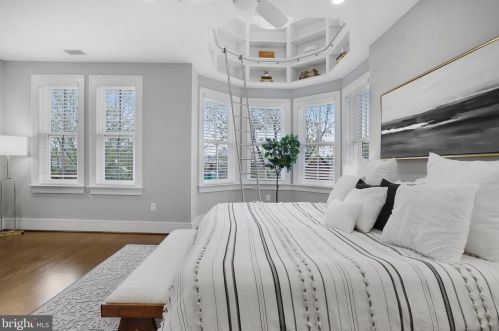 420 3rd St, Washington DC  20003-1930 exterior