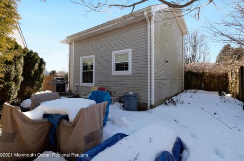 232 Kentucky Way, East Freehold NJ 07728-4630 exterior