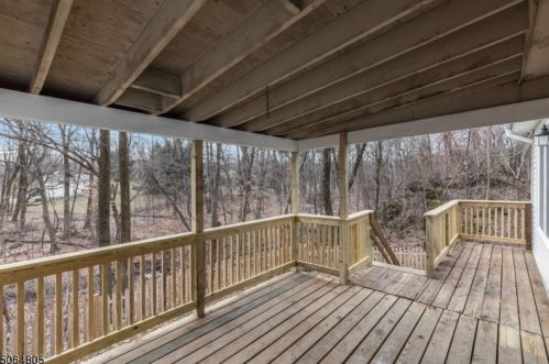 11 Dorchester Dr, Wantage NJ 07461-4918 exterior