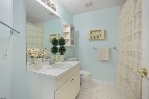 17 Davenport Pl, Morristown NJ 07960-6571 exterior