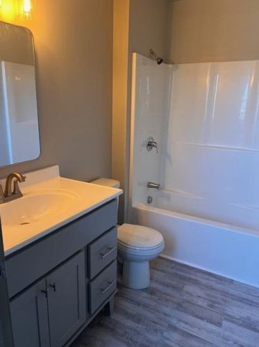 1115 Taylor Ave, Grand Rapids MI 49503-1077 exterior