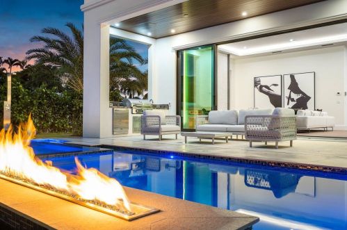 396 2nd St, Boca Raton FL  33432-4004 exterior