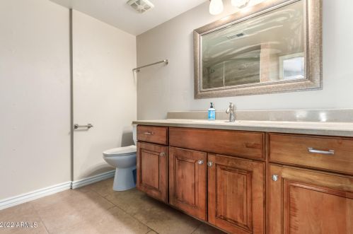 3008 46 St, Phoenix AZ 85040-1767 exterior