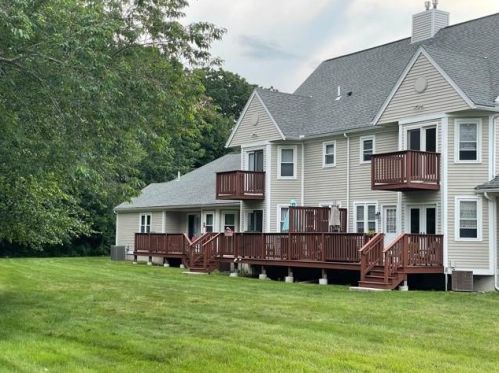 1302 Brookhaven Ln, Woonsocket, RI 02895-2773