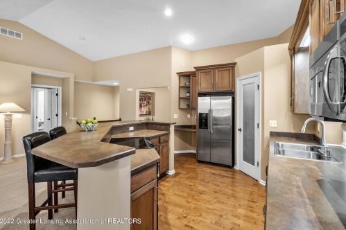 4106 Presidents Way, Dewitt MI 48820-7883 exterior