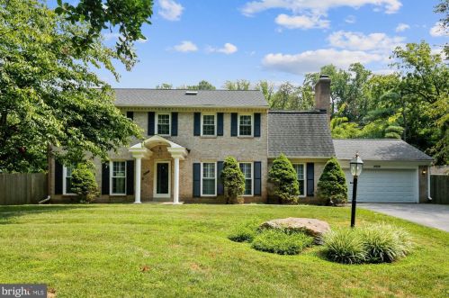 4824 Flower Valley Dr, Rockville MD  20853-1627 exterior