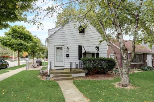 200 61st St, Milwaukee, WI 53214-1813