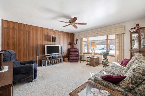 8236 Grantosa Dr, Milwaukee WI 53218-3628 exterior