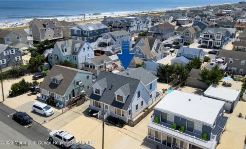 8 New Jersey Ave, Lavallette, NJ 08735-2528