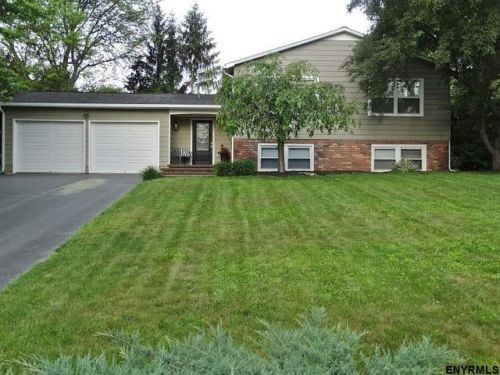 841 Northumberland Dr, Schenectady, NY 12309-4944