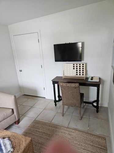 758 93 Ave, Naples FL 34108-2441 exterior