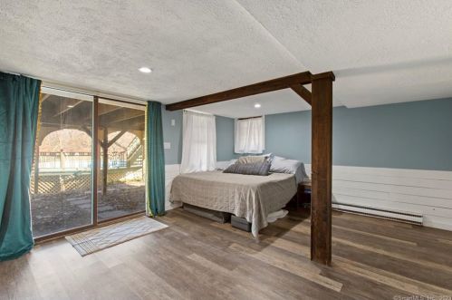 6 Jones Rd, Wallingford CT  06492-4305 exterior