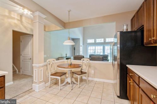 37 Sparrow Dr, Trenton NJ  08690-2400 exterior