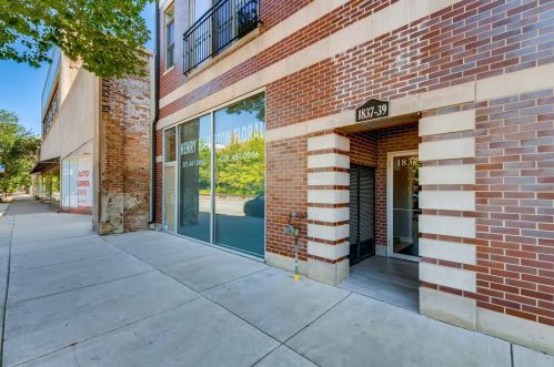 1839 State St, Chicago, IL 60616-1611