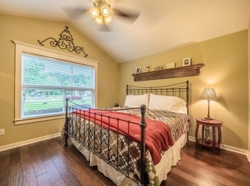 11 Lakeview Dr, Huntsville TX 77320-0247 exterior