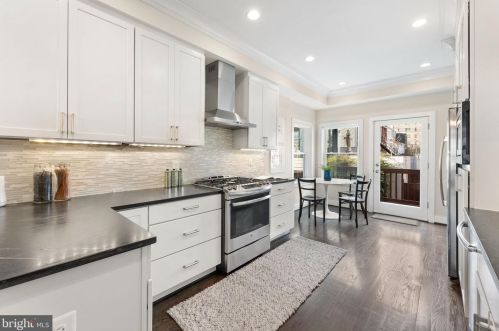 408 4th St, Washington DC  20003-2005 exterior