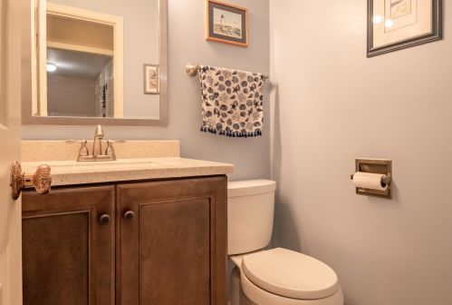 1049 Cedar Crst Dr, Bull Valley IL 60014-6931 exterior