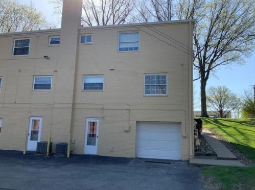 16 Chapel Dr, Pittsburgh PA 15237-2518 exterior