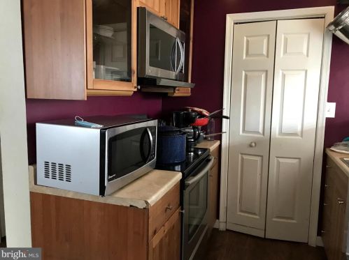 1406 Houghton Rd, Glen Burnie MD 21061-4304 exterior