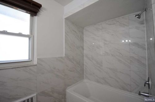 166 Morningside Ln, Palisades Park NJ exterior