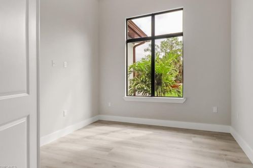 125 11 St, Naples FL 34117-2298 exterior