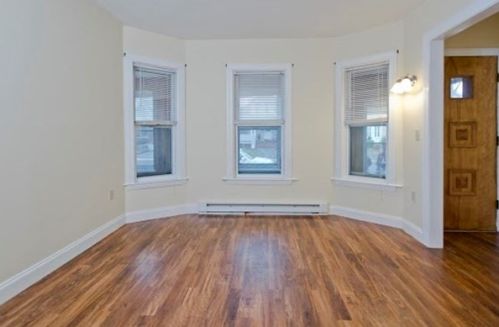 42 Bemis St, Chicopee MA 01013-2354 exterior