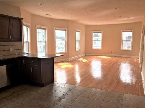 119 Heywood St, Worcester MA 01604-3945 exterior