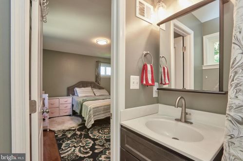 1007 Venice Dr, Silver Spring MD 20904-2065 exterior